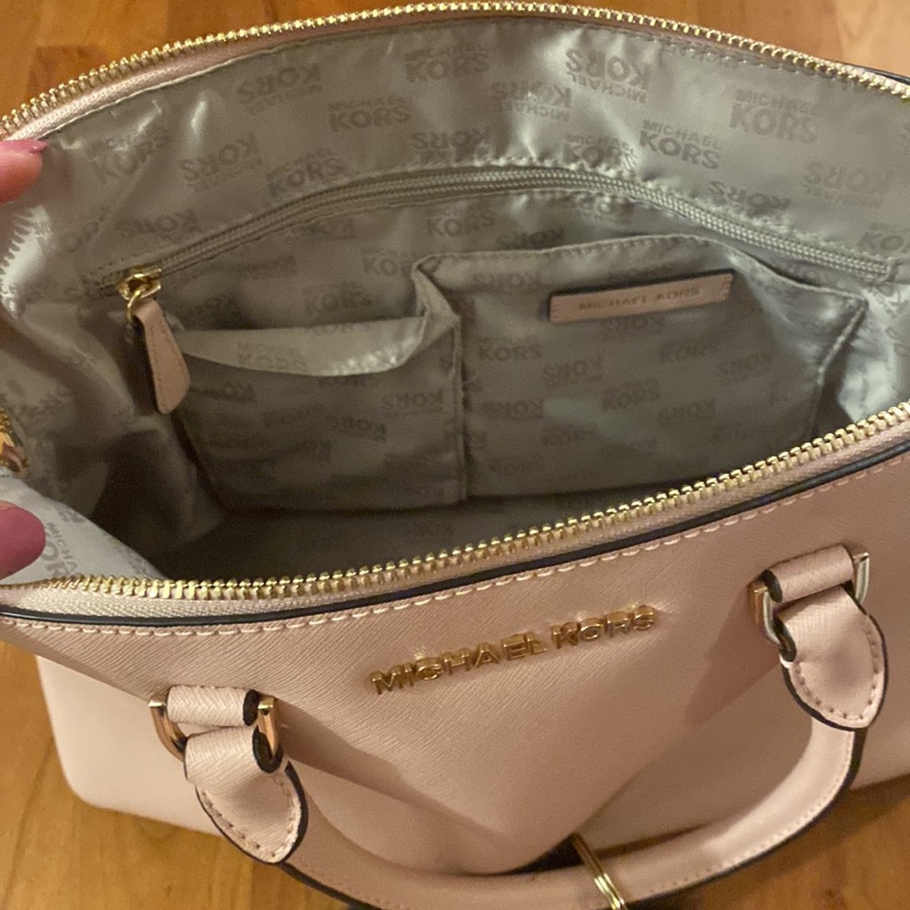 Michael Kors |‎ Dome Satchel - Picture 5 of 5